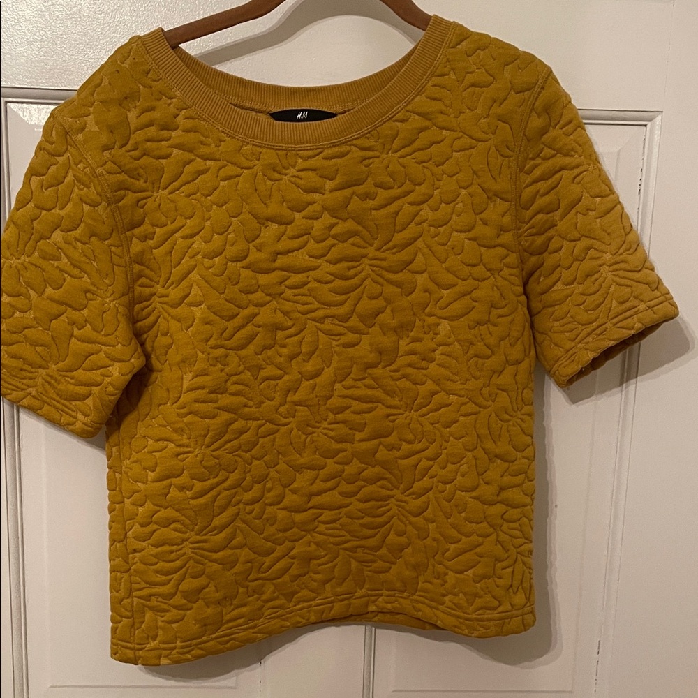 H&M Mustard Yellow Short Sleeve Quilted Tee
